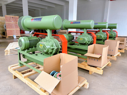 4.89-17.86m3/Min 100mm Port dia. Rotary 10KPA - 50 KPA Tri Lobe Roots Blower Aerator yang andal