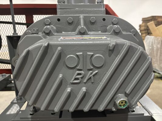 DN40 (1.5'') Penukar Akar Tiga Lobe dengan Kapasitas Udara 0.37-1.11 m³/min dan Kecepatan Maksimal 2300 rpm